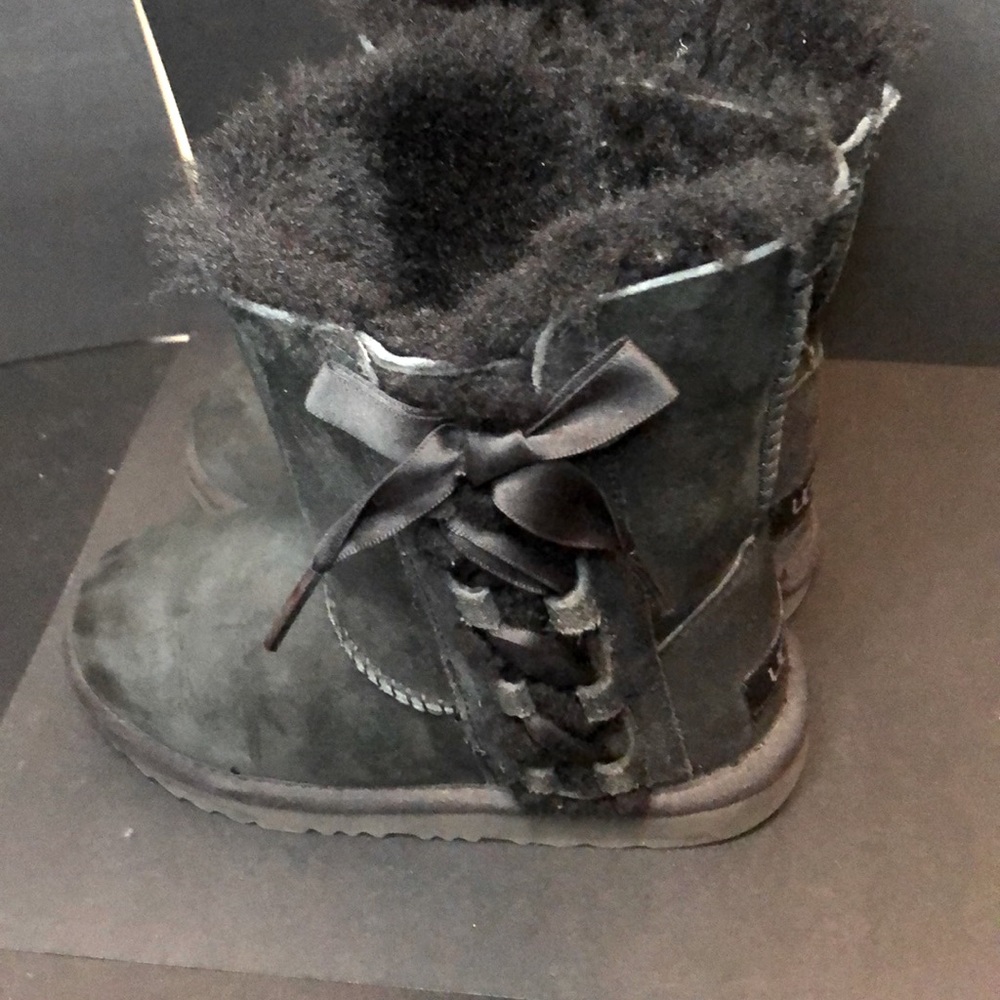 UGG